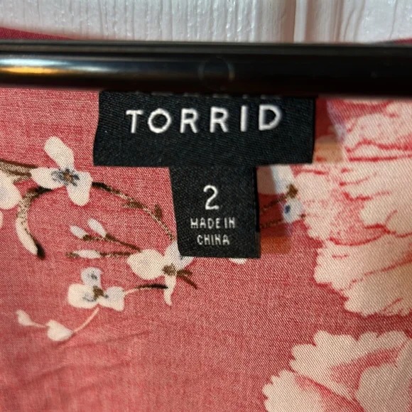 torrid Babydoll Challis Surplice pink Floral Top size 2X - Picture 6 of 9